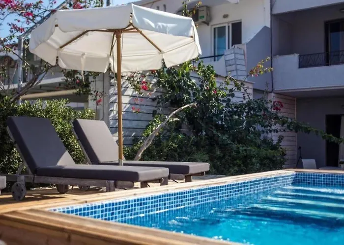 Yianna Apartments
