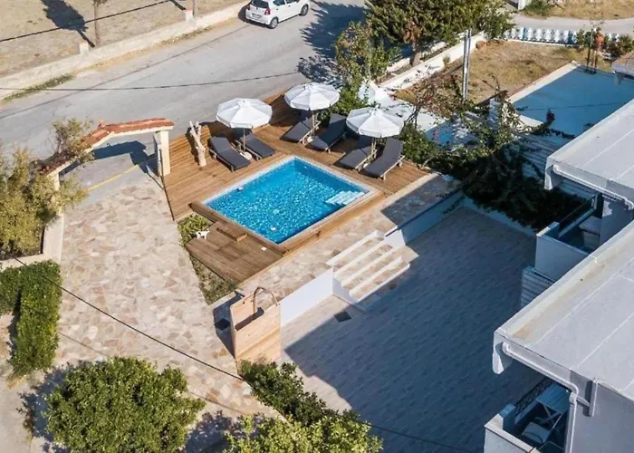 Yianna Apartments